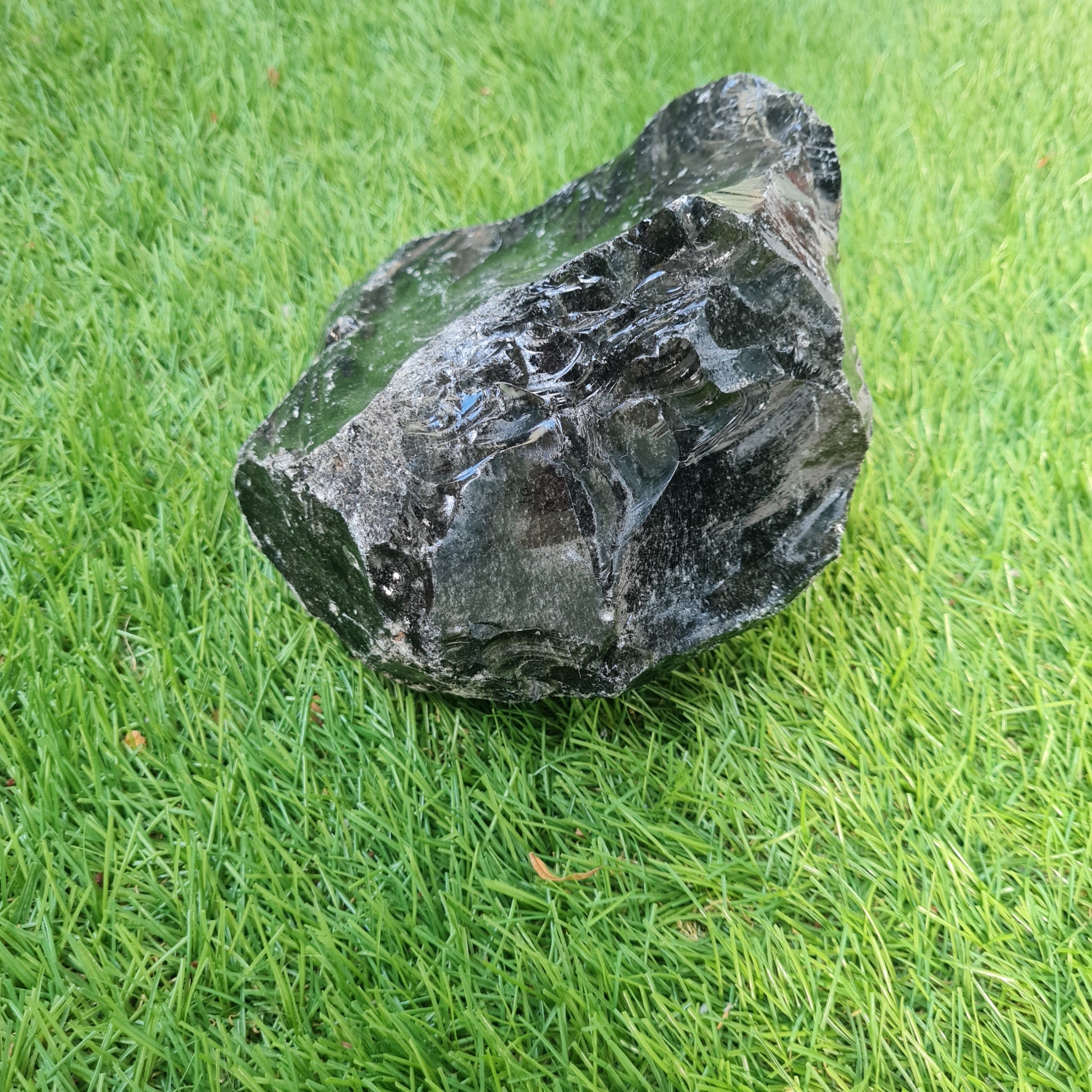 grosse pierre obsidienne noire brute