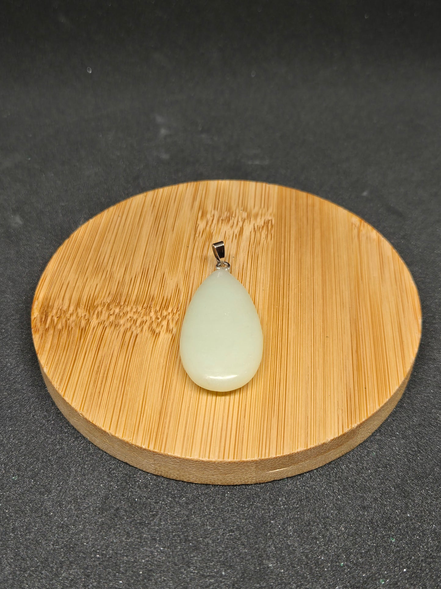 PENDENTIF GOUTTE NEW JADE