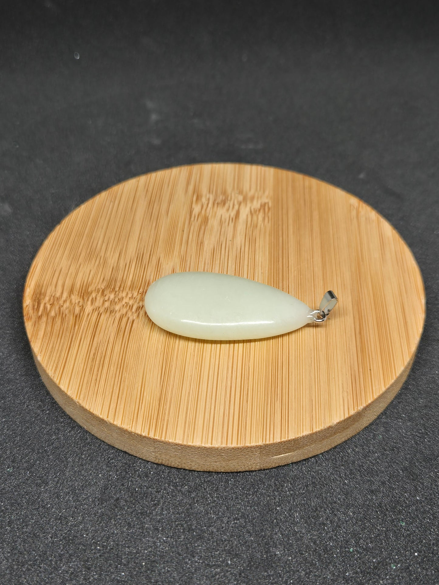 PENDENTIF GOUTTE NEW JADE