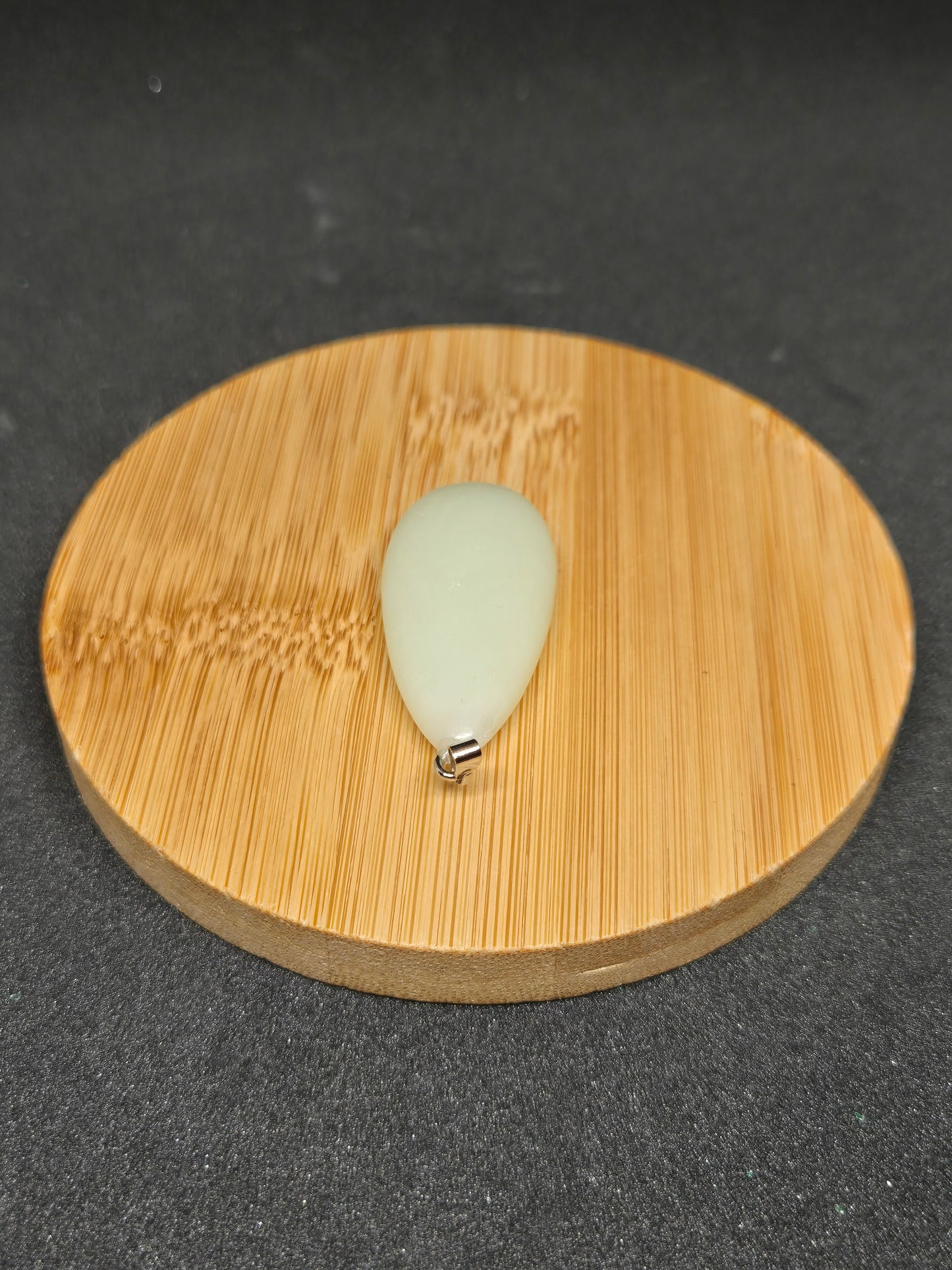 PENDENTIF GOUTTE NEW JADE