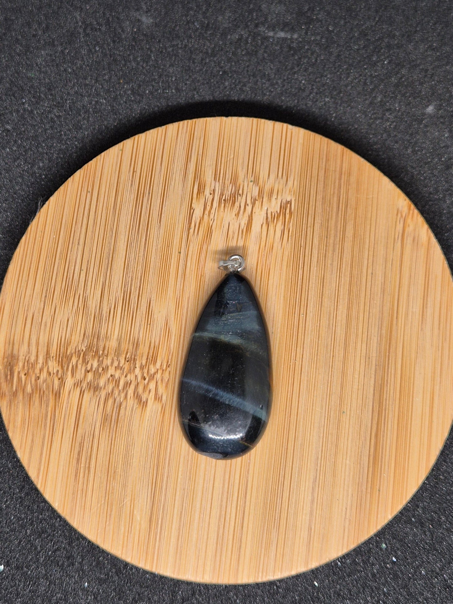 PENDENTIF GOUTTE OEIL DE FAUCON