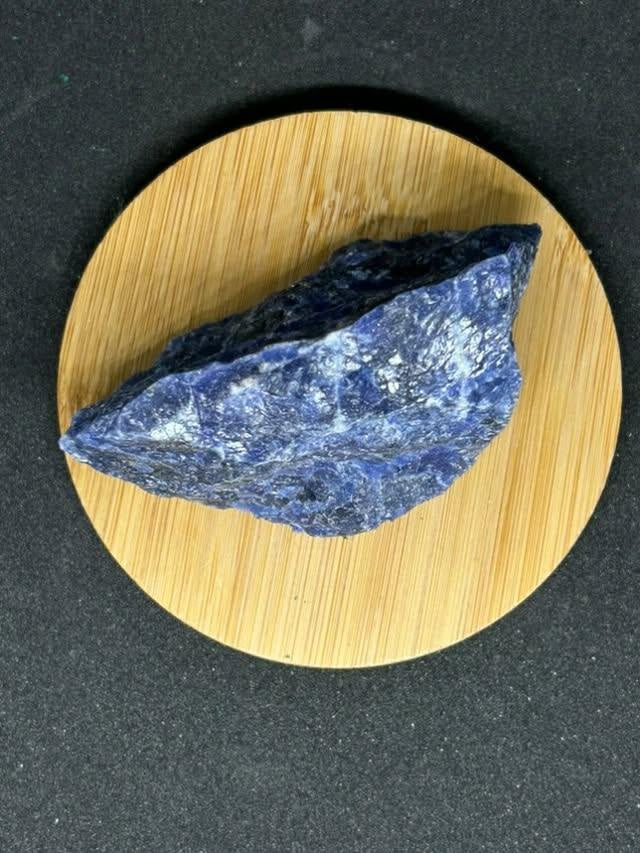PIERRE BRUTE SODALITE (Grande)