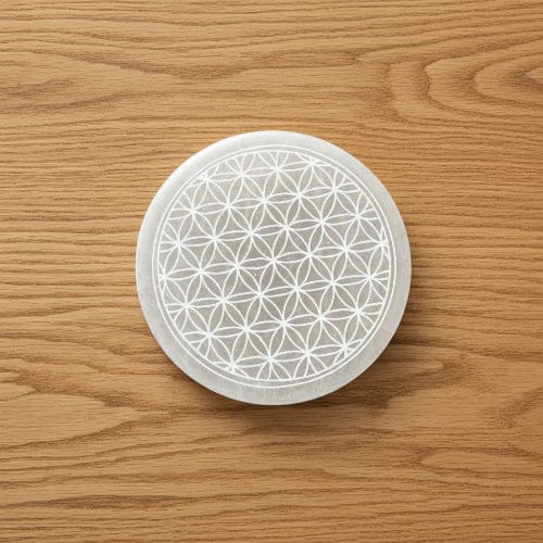 ROND GRAVÉ FLEUR DE VIE EN SÉLÉNITE BLANCHE