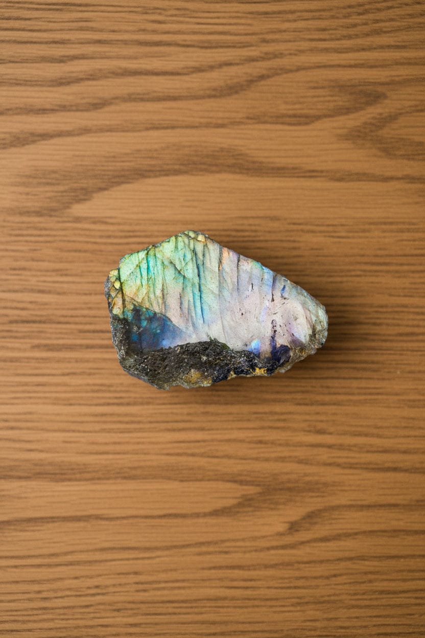 PIERRE BRUTE LABRADORITE 1 FACE POLIE ( Grande )