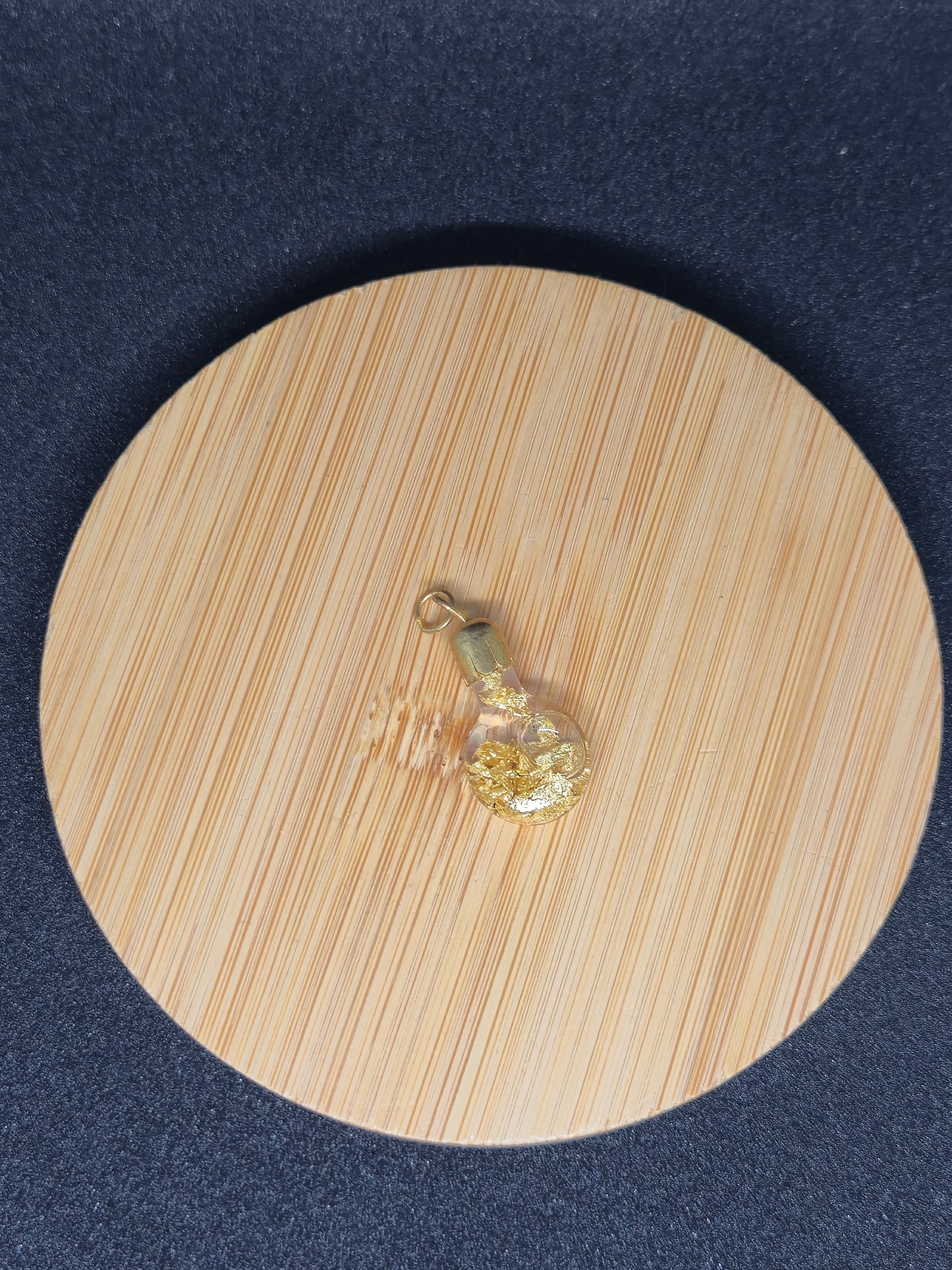 PENDENTIF PLAT DE FEUILLE D'OR